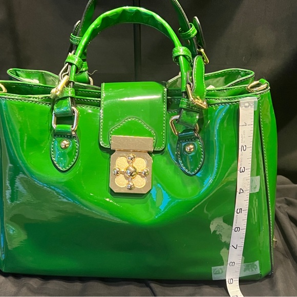 Stunning green purse - Picture 2 of 6